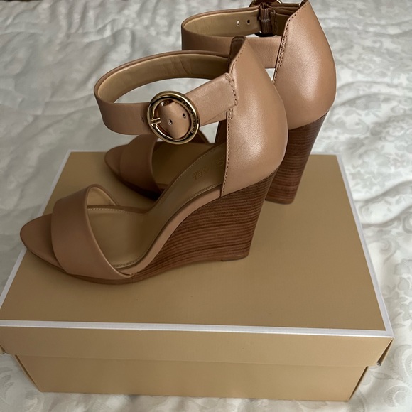 Michael by Michael Kors Lena Leather Wedge - Picture 6 of 11